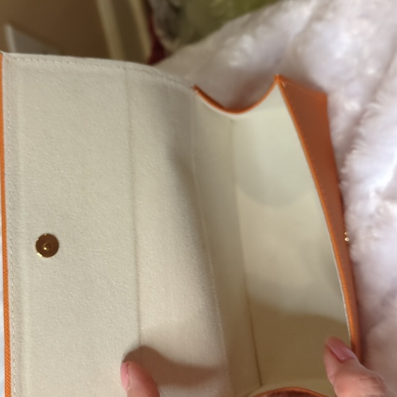 Tory Burch Black Sunglasses with Branded Case - Picture 8 of 9